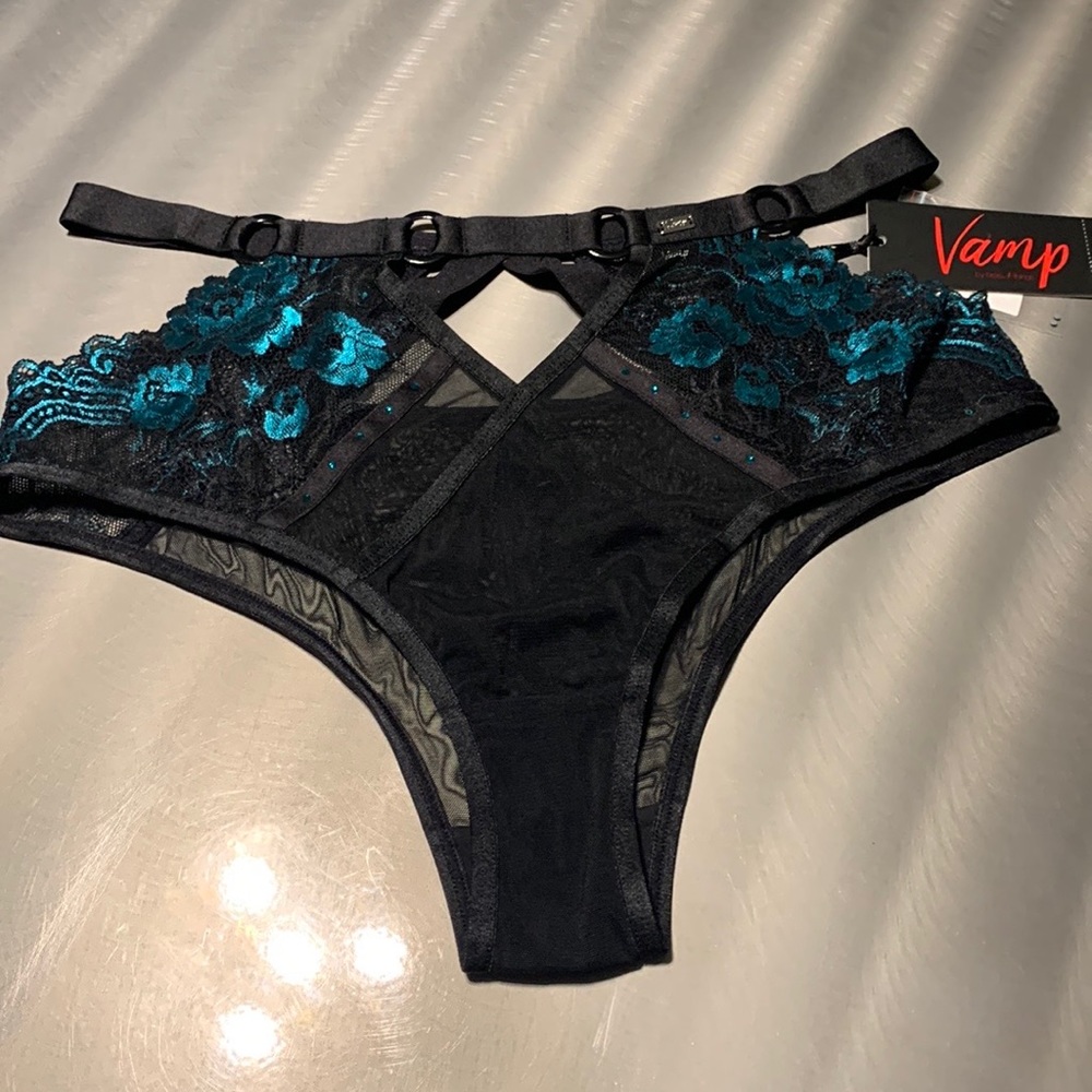 Bras N Things Vamp Linger High Waist Brazilian Panty Size M NWT